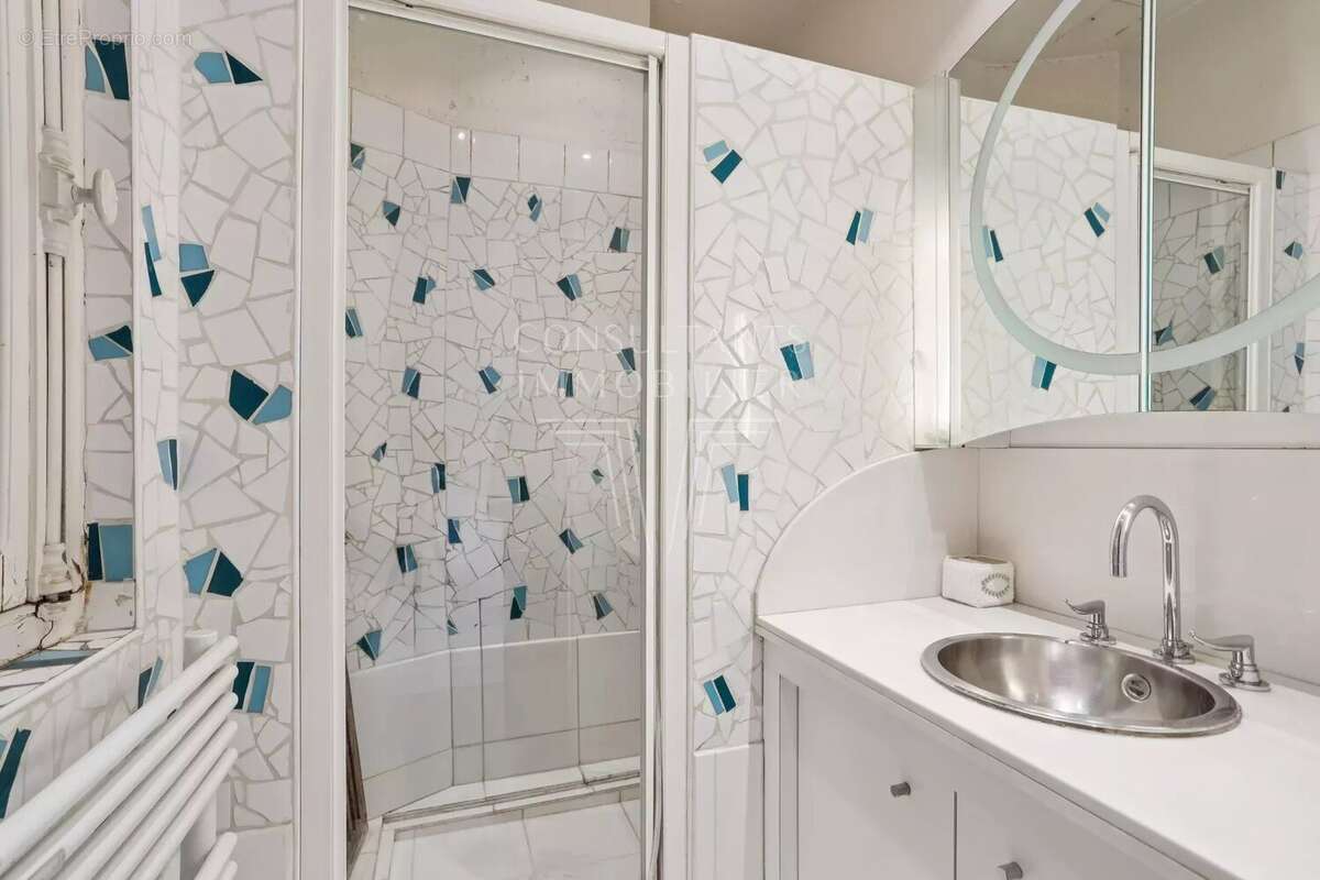 Appartement à PARIS-17E