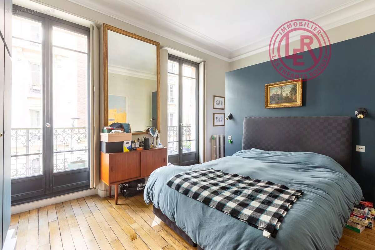 Appartement à PARIS-16E