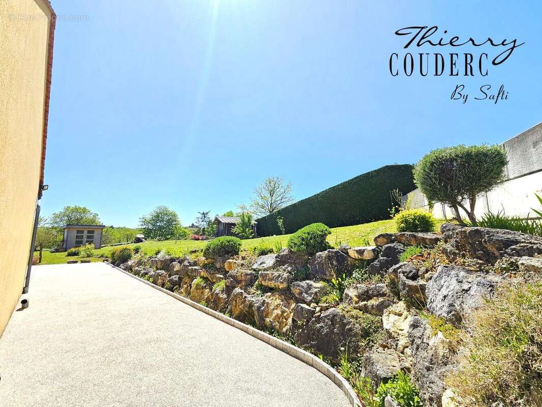 Maison 145 m² à Saint-Crepin-Et-Carlucet  - photo 4
