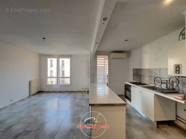 Appartement à CARROS