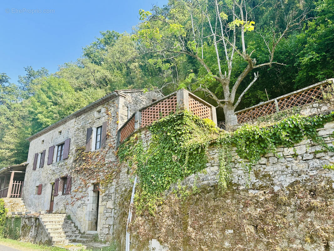 Maison à CREGOLS