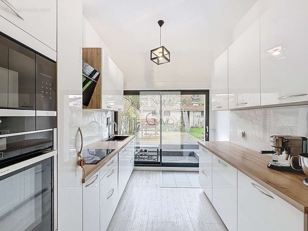 Maison à L'HAY-LES-ROSES