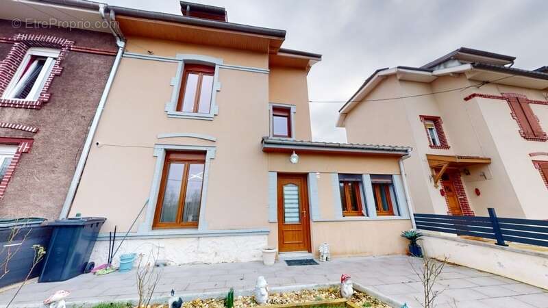 Maison à LONGLAVILLE