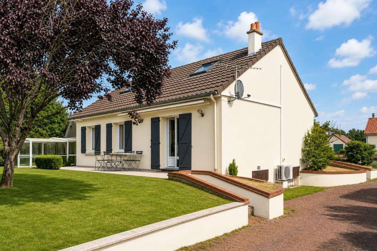Maison à LES BORDES