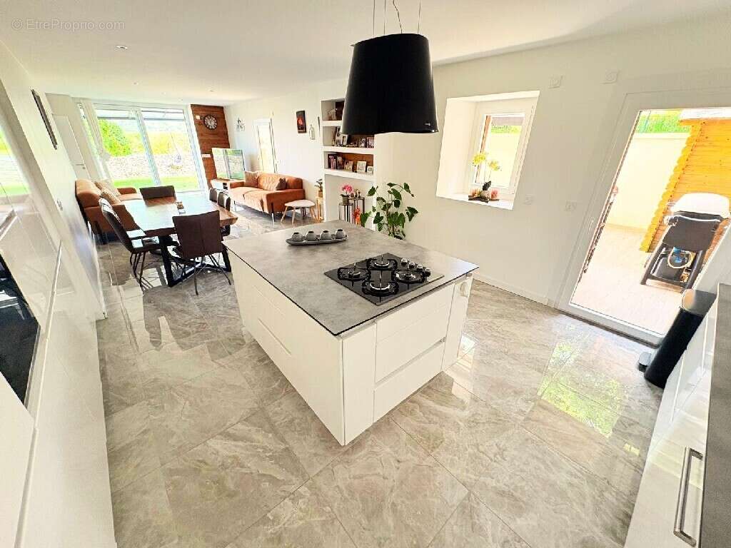 Appartement à ANNECY-LE-VIEUX