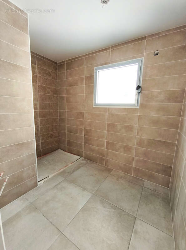 Appartement à PUSIGNAN