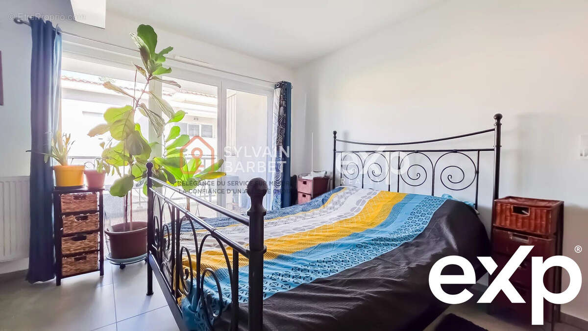 Appartement à SOLLIES-PONT