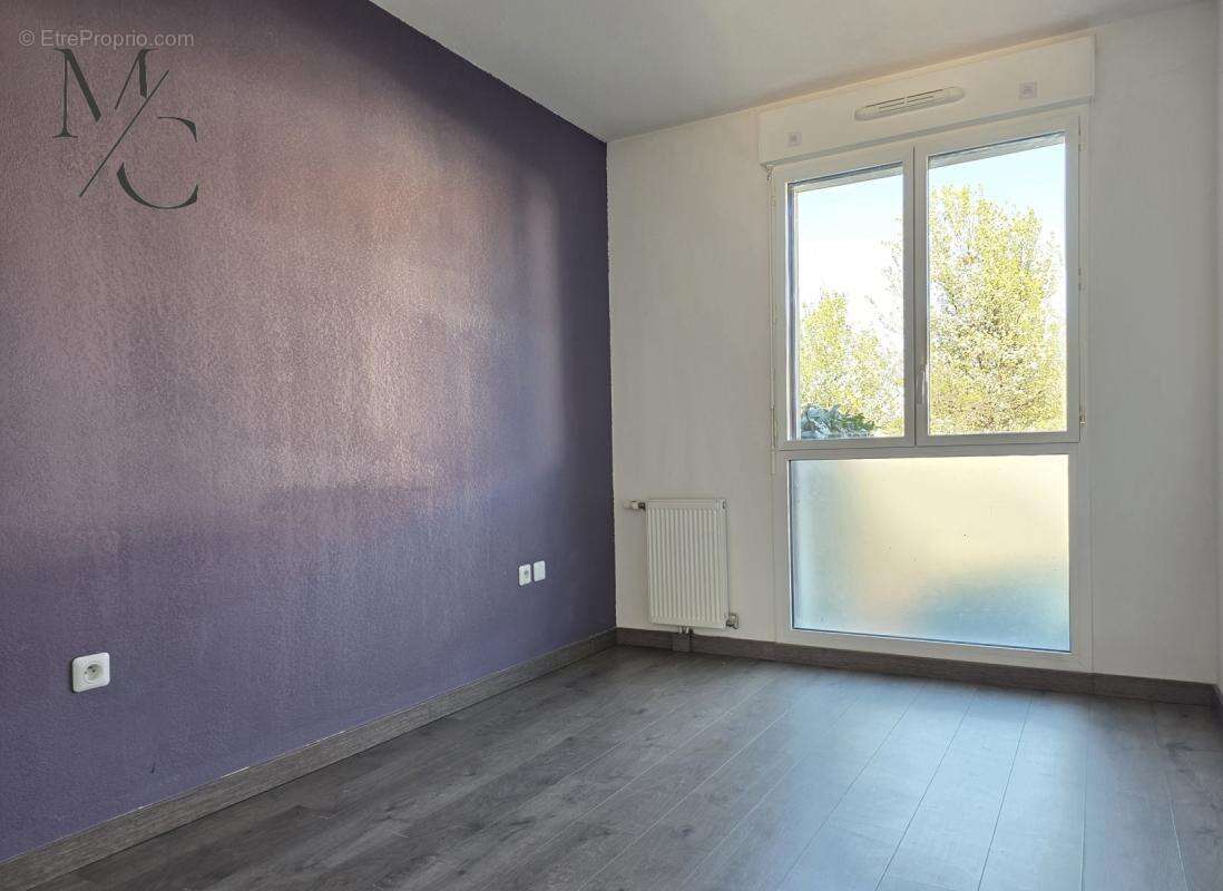 Appartement à BEAUZELLE