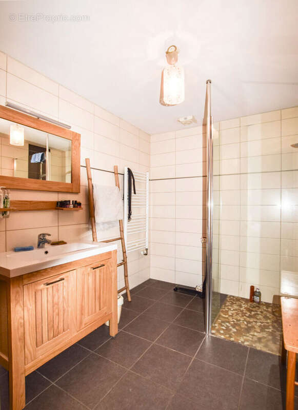 Maison 234 m2 Pleine de Charme et de cachet - photo 16