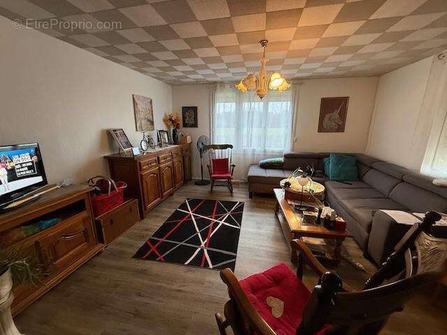 Maison 92 m² à Villers-En-Ouche  - photo 4