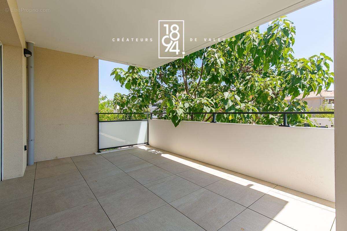Appartement traversant avec place de stationnement et garage fermé au Puy Ste Réparade - photo 4