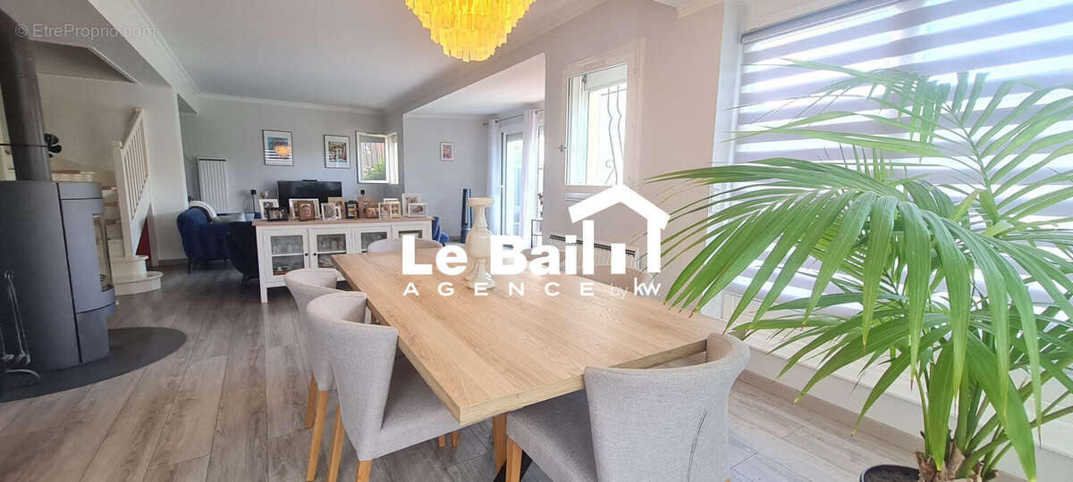 Maison 180 m² à Osny  - photo 8