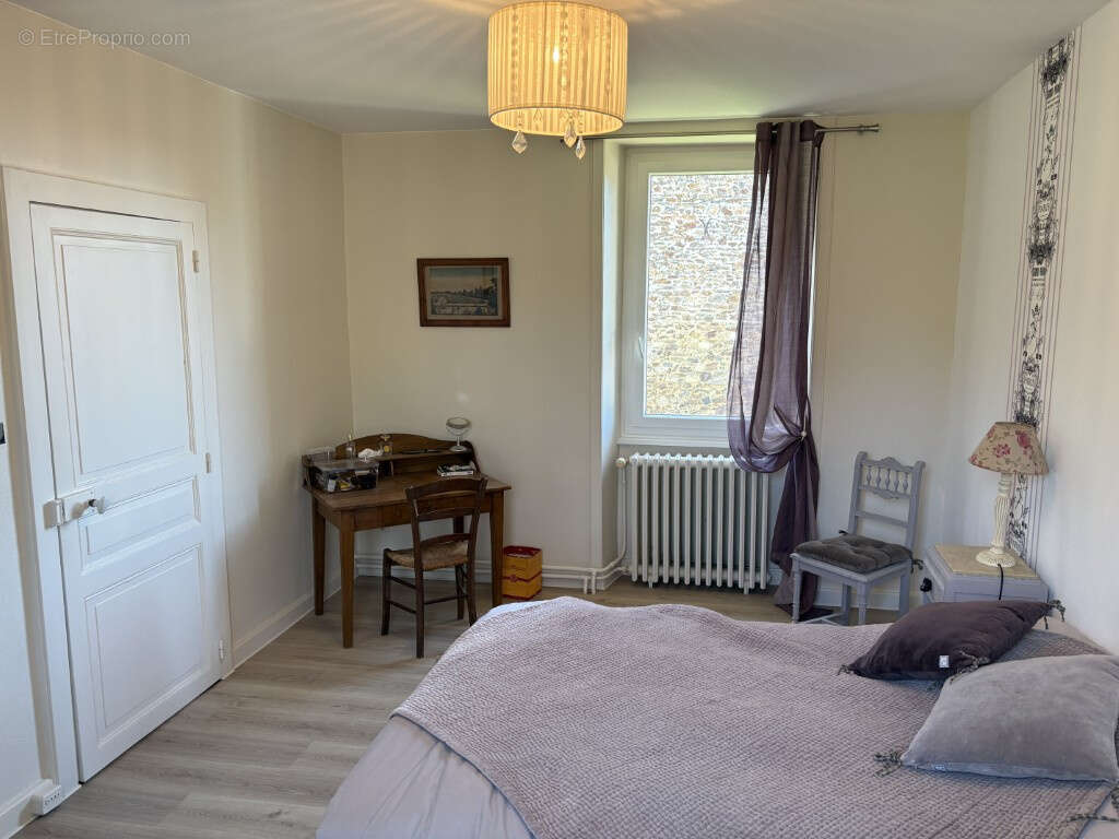 Maison à ARNAC-POMPADOUR