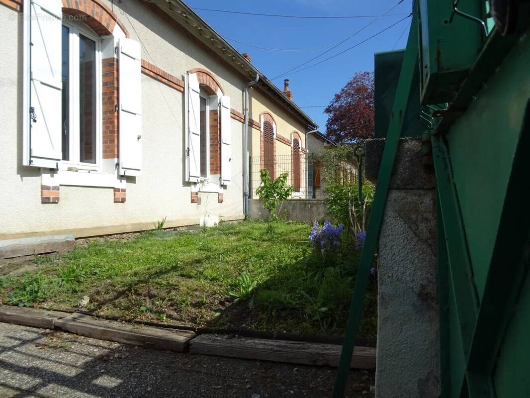 Maison à COSNE-COURS-SUR-LOIRE