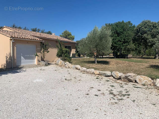 Maison à PERNES-LES-FONTAINES