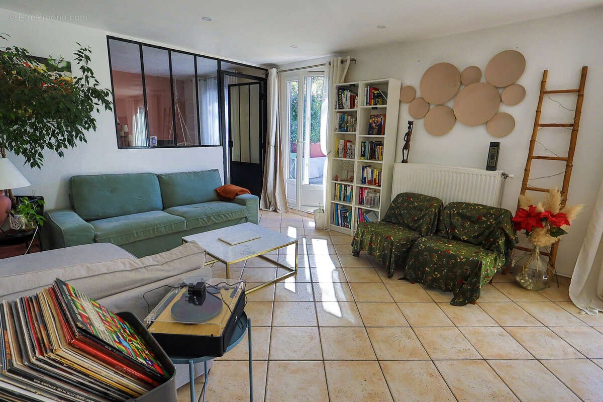 Maison à SAINTRY-SUR-SEINE