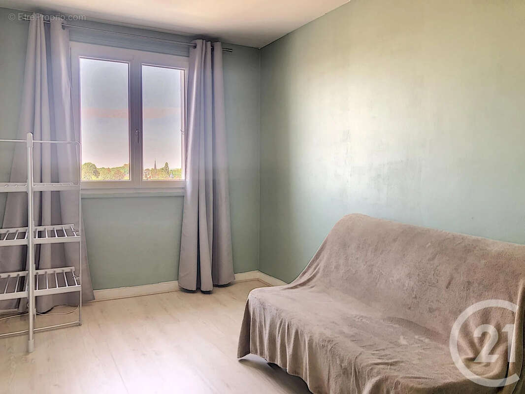 Appartement 76 m² à Saint-Julien-Les-Villas  - photo 9