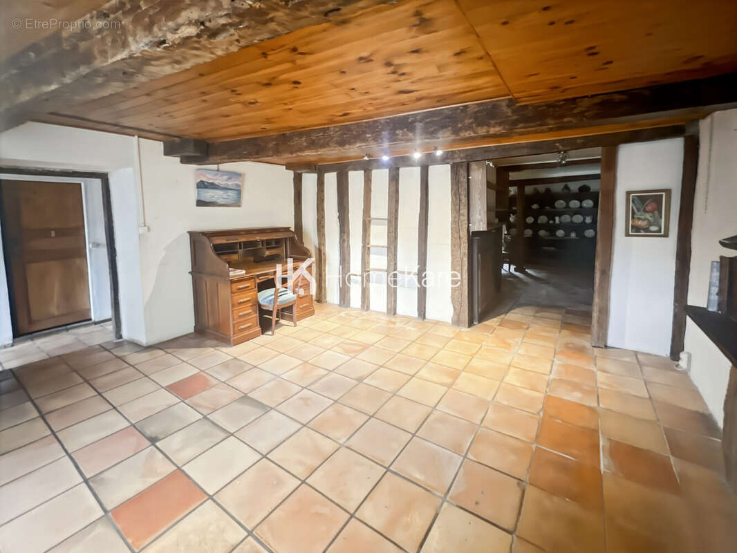 Maison à AURIGNAC
