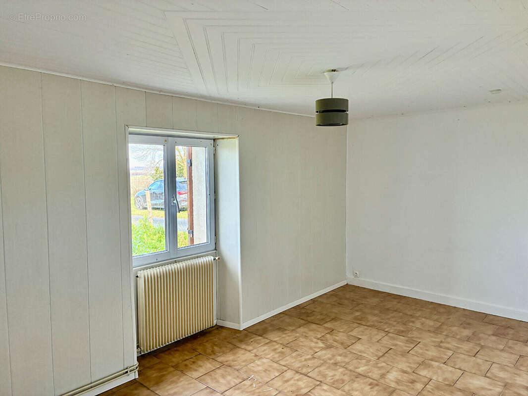 Maison à BEAUGAS