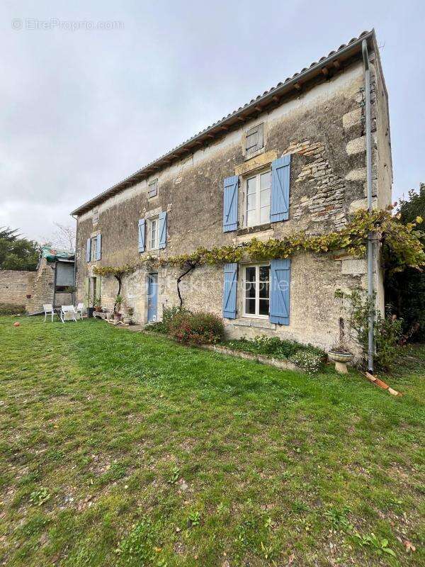 Maison à BEAUVOIR-SUR-NIORT