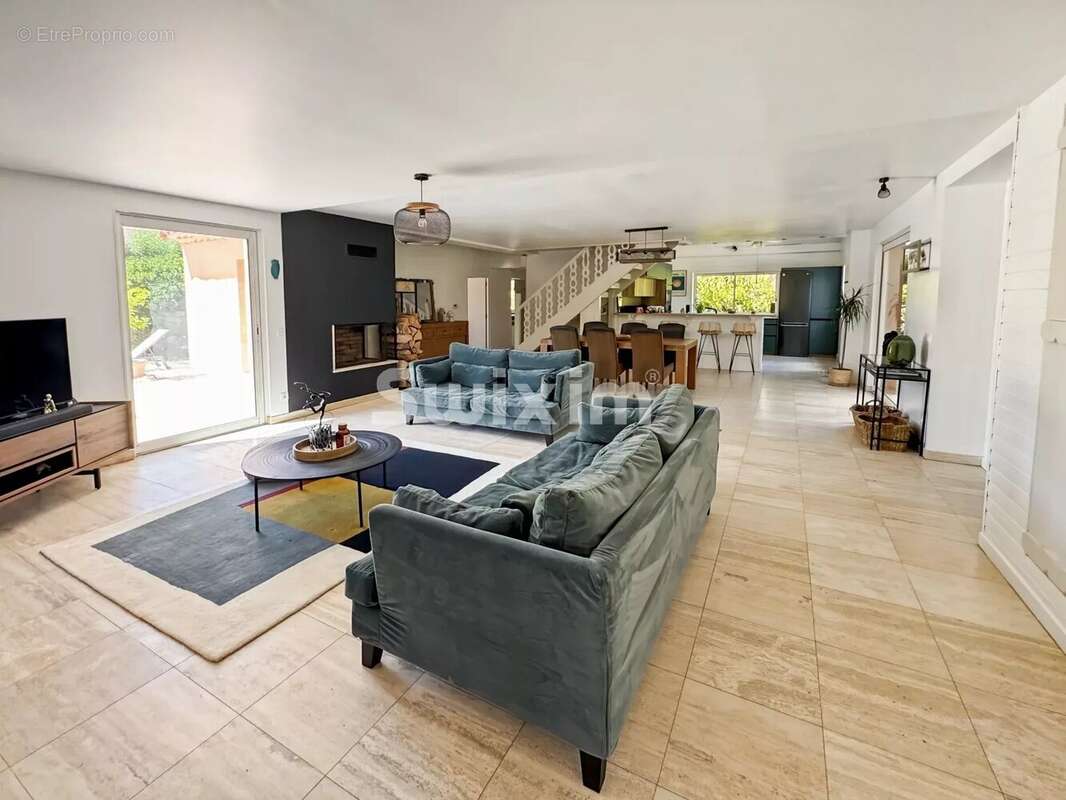 Maison à MONTBOUCHER-SUR-JABRON