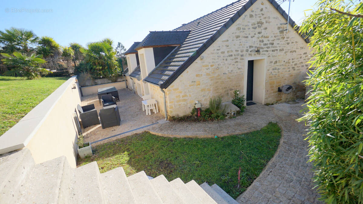 Maison à MEZY-SUR-SEINE