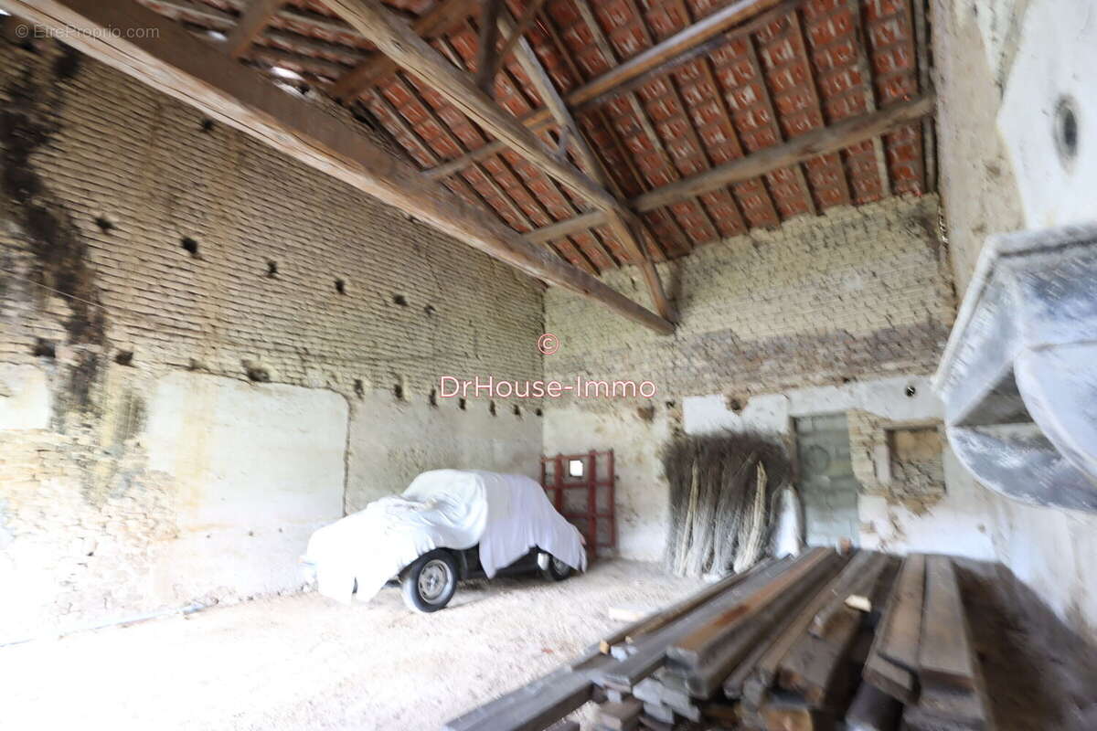 Maison 110 m² à Saint-Cyr  - photo 18
