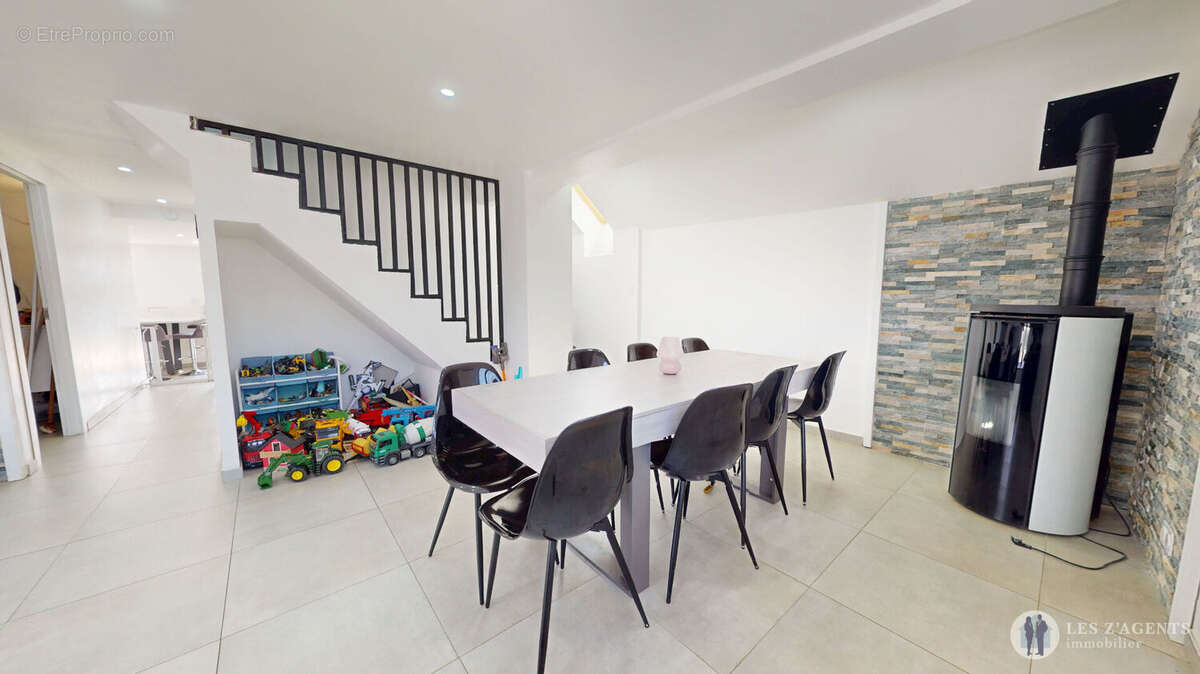 Maison à SAINT-SULPICE