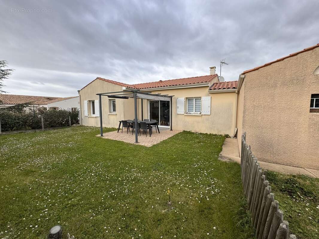 Maison à SAINT-PORCHAIRE