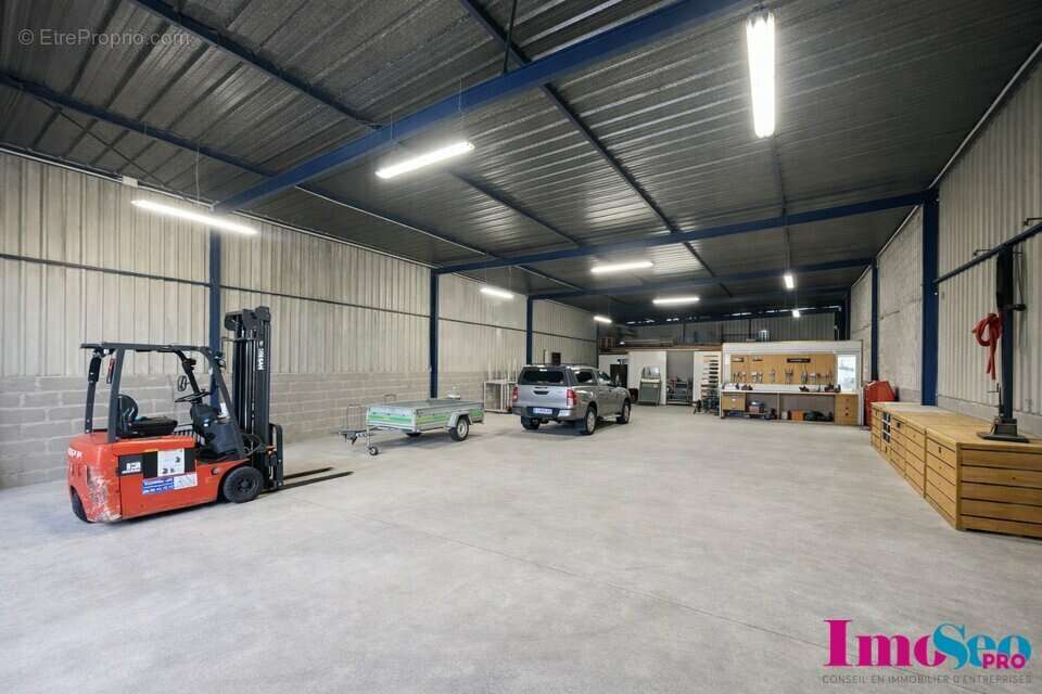 Commerce à LATRESNE