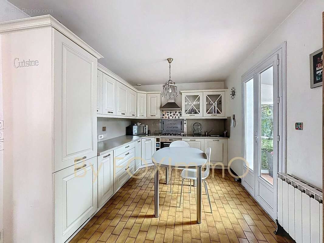 Maison à ROQUEFORT-LES-PINS