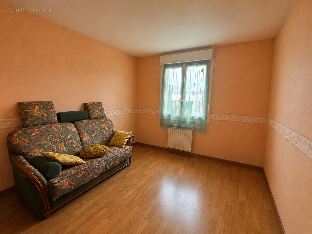Maison à NAZELLES-NEGRON