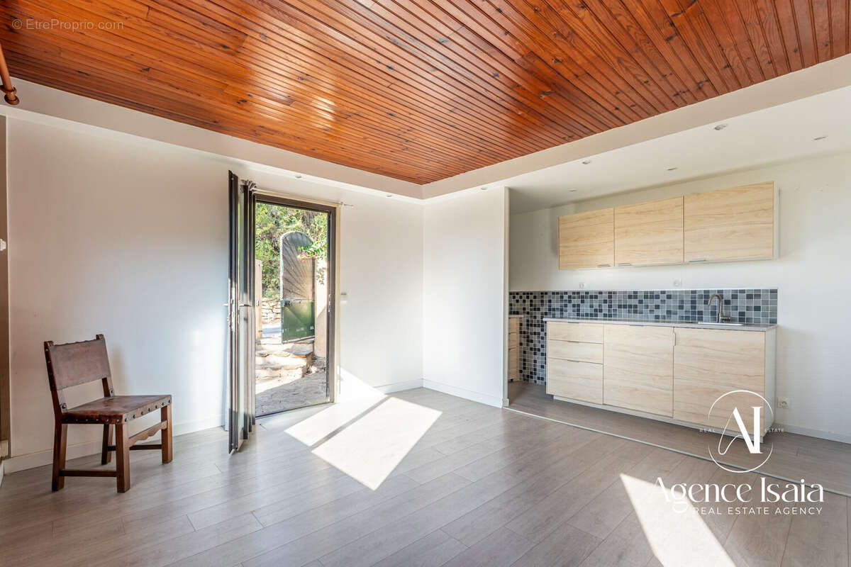 Maison 52 m² à Le Lavandou  - photo 3