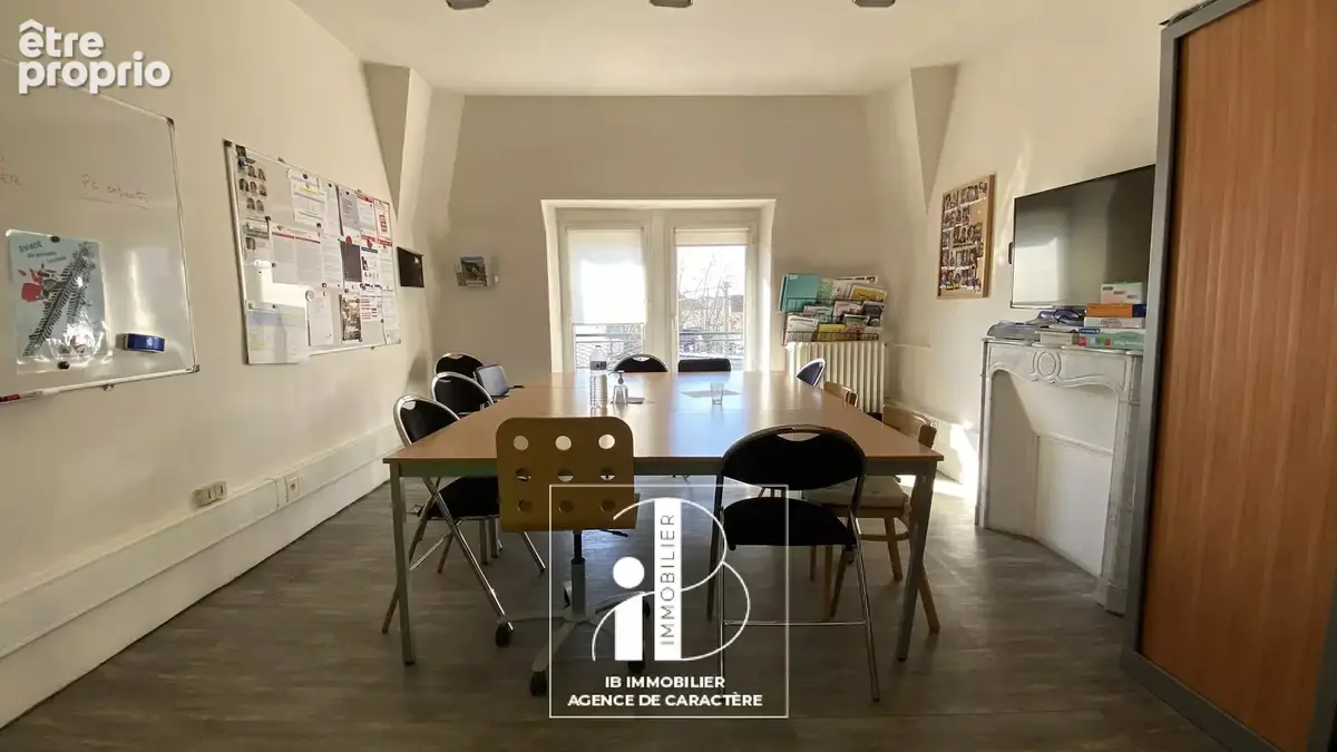 Melun immeuble en toute propriete libre de 402 m² avec ascenceur et parking privatif - photo 8