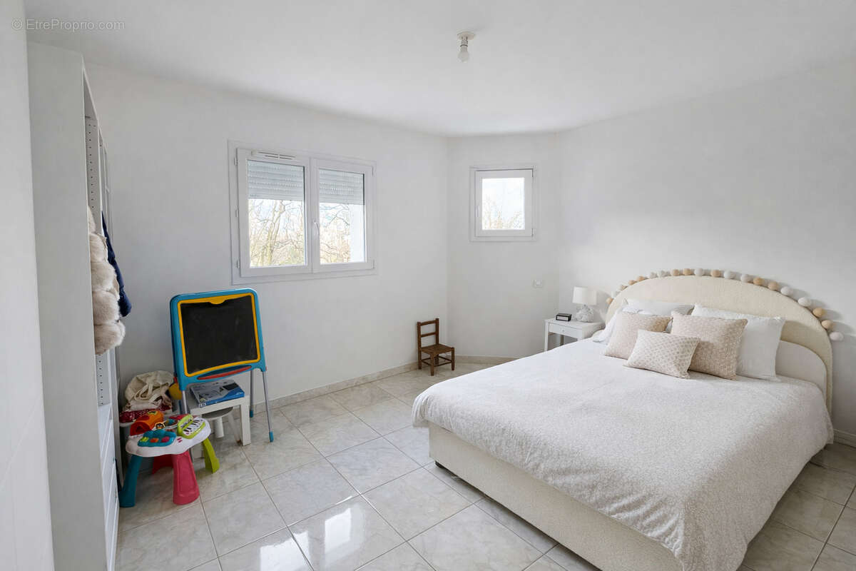 Maison à SALAISE-SUR-SANNE