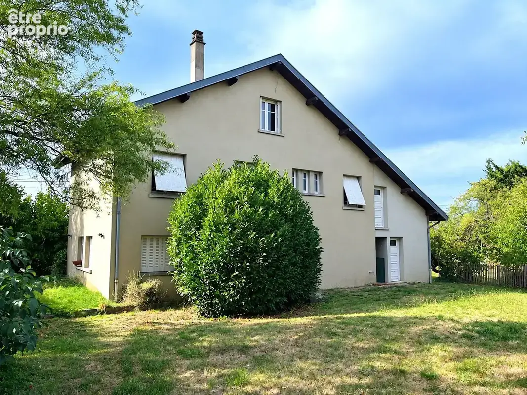Maison à SAINT-DENIS-LES-BOURG