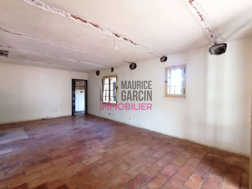 Maison à L&#039;ISLE-SUR-LA-SORGUE