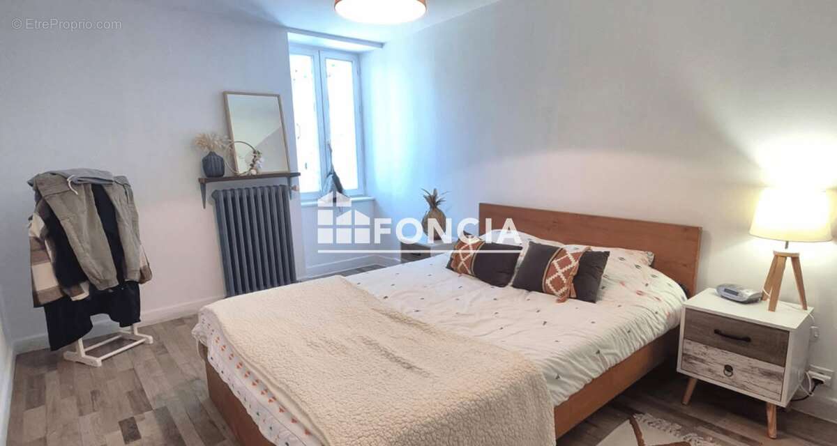 Maison de campagne traversante à vendre – La Jonchère-Saint-Maurice - photo 4