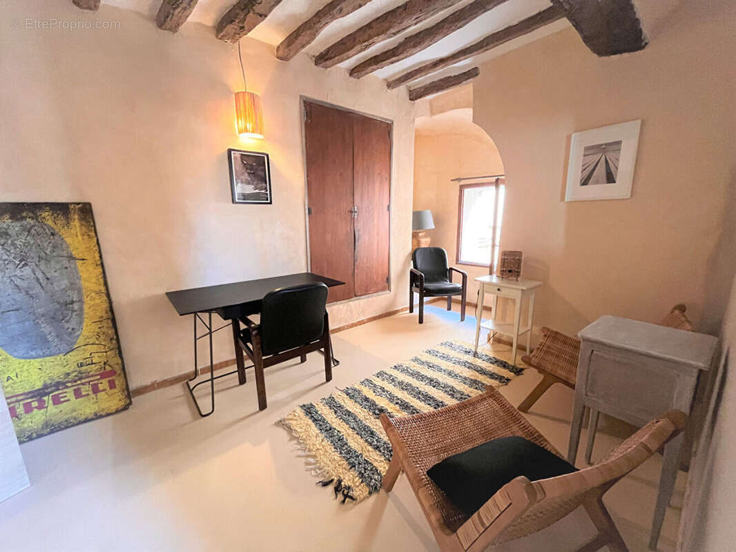 Appartement à SAINT-SATURNIN-LES-APT