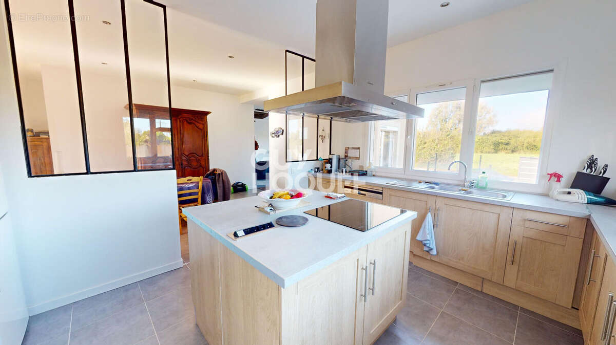 Maison à LE VIVIER-SUR-MER