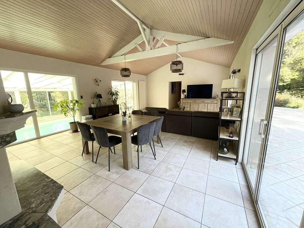 Maison à MORTAGNE-SUR-SEVRE