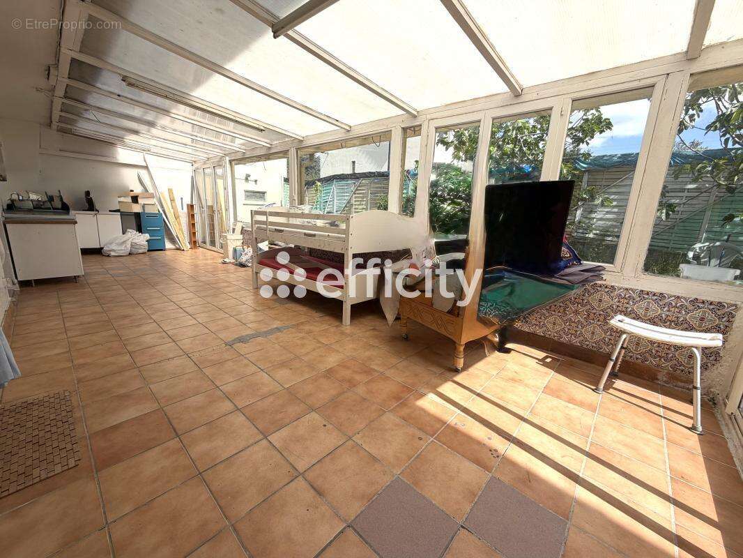 Maison 100 m² à Sartrouville  - photo 2