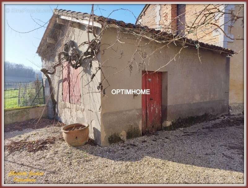 Maison à AUBETERRE-SUR-DRONNE