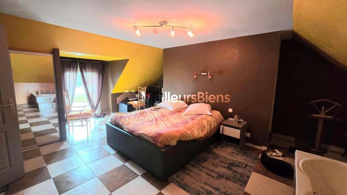 Maison en pierre, 140m²,  4 chambres - photo 5