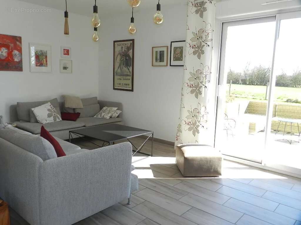 Maison à SAINT-PIERRE-SUR-DIVES