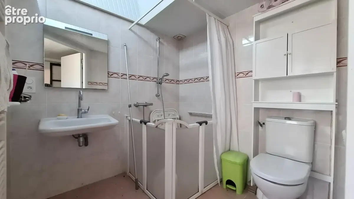 Grande maison familiale, 4 chambres, garage et dépendances. - photo 7