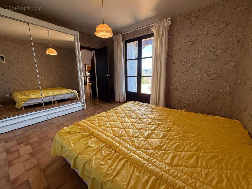   - Maison à LARGENTIERE
