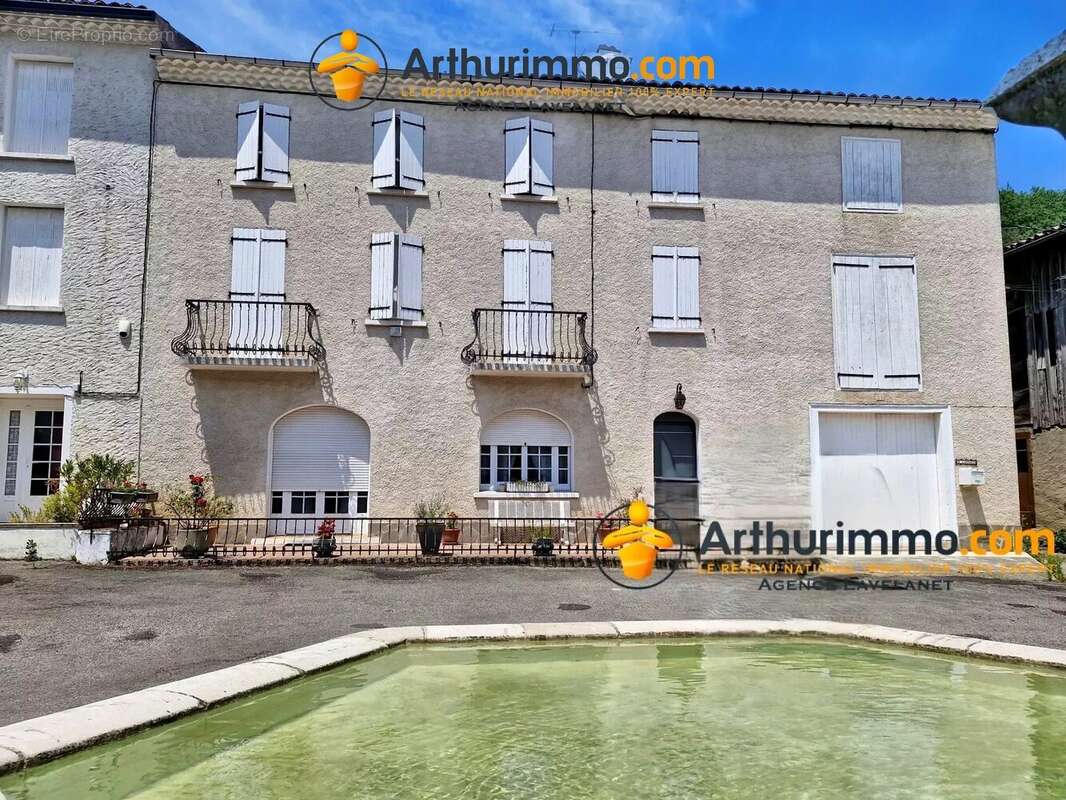 Maison de caractère avec dépendances, piscine et espaces extérieurs - photo 4