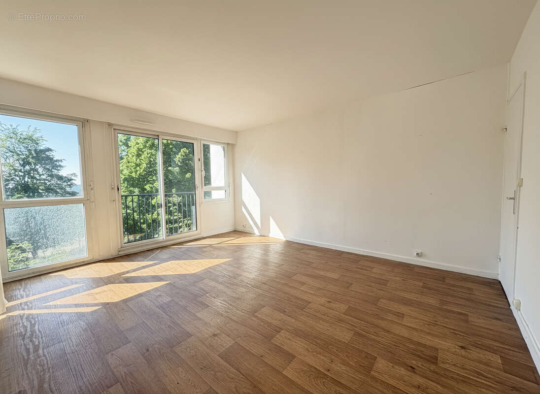 Appartement à VERRIERES-LE-BUISSON