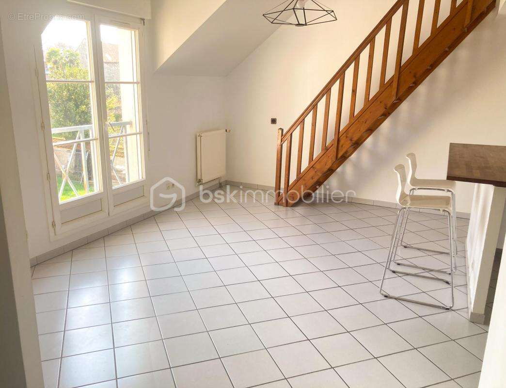 Appartement à MENNECY